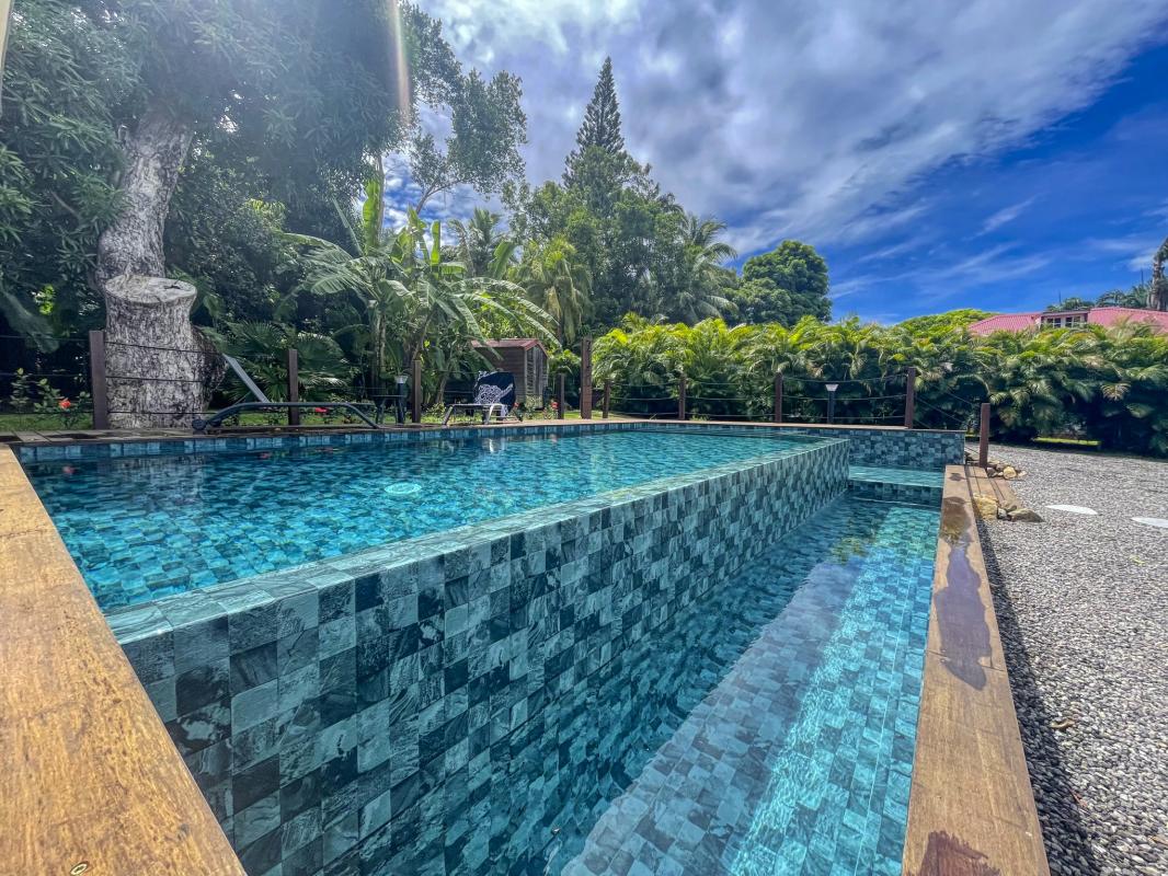 54. Location villa piscine proche plage Deshaies Guadeloupe_Extérieurs